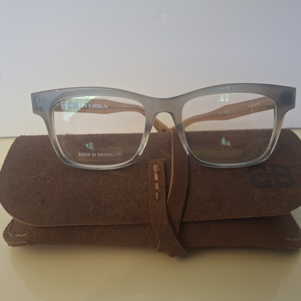Brand New Born In Brooklyn Flatlands Ocean Breeze 49-17-135 W Case